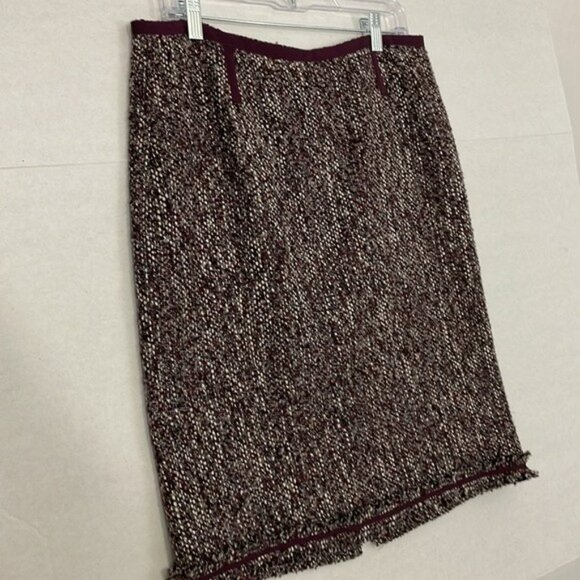 Talbots Wool Blend Skirt, Rear Zip, Back Slit, Lined, Burgundy / Maroon, 10 - Picture 2 of 9